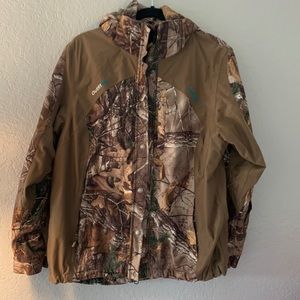 Nice camo Cabela’s outfithers coat!! Size L